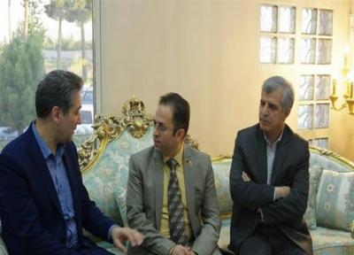 مذاکره معاون سرمایه گذاری با رئیس جامعه سرمایه گذاران و هتلداران افغانستانی مقیم مشهد