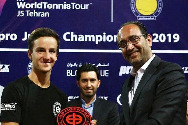 تنیس ایران به همدلی احتیاج دارد، جایزه مسابقات را دوبرابر کردیم