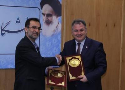 دانشگاه های شیراز و قبرس تفاهم نامه همکاری امضا کردند