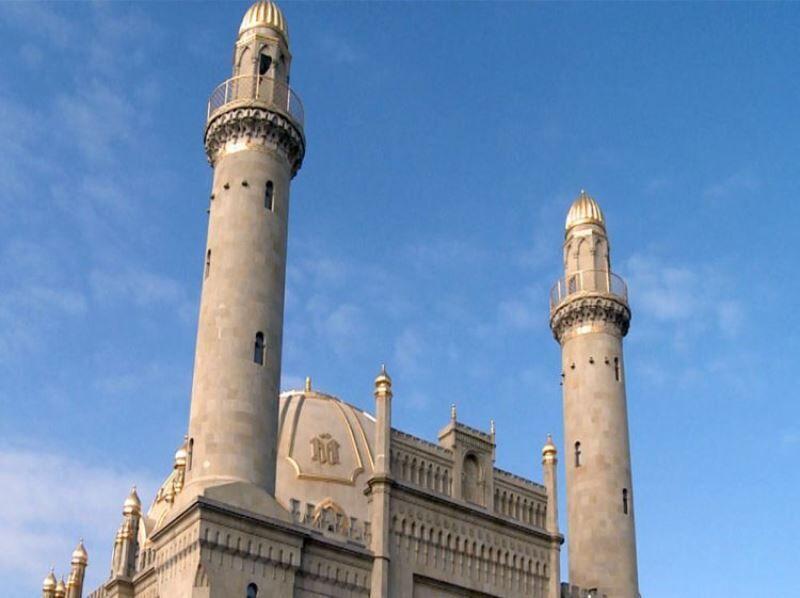 جمهوری آذربایجان 6 اردیبهشت را اولین روز ماه رمضان اعلام نمود