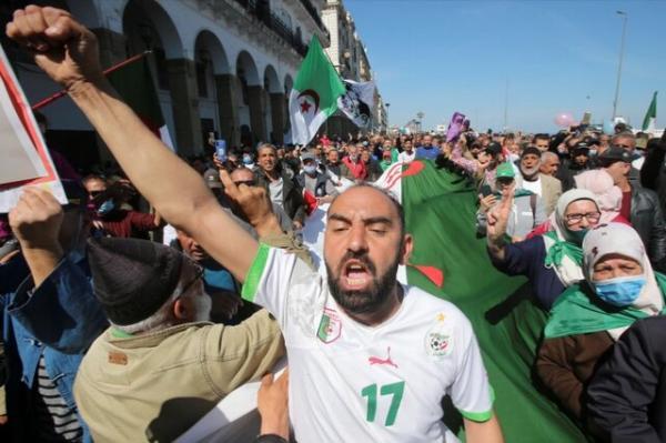 حبس موقت 24 تظاهرکننده معترض در الجزایر